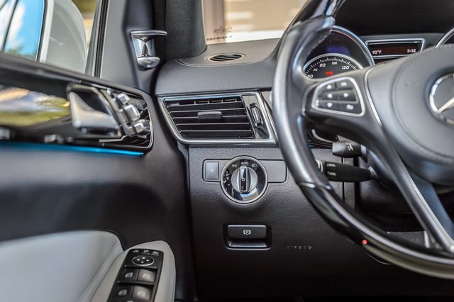 Used 2018 Mercedes-Benz GLS 550 4MATIC image 32