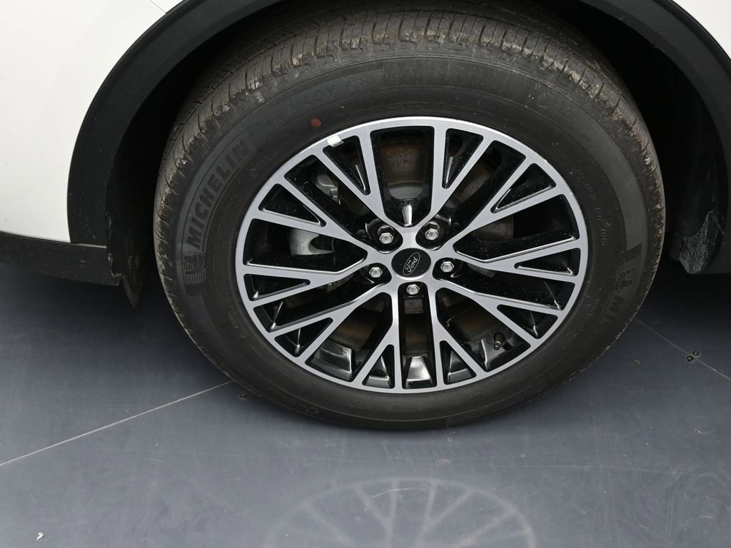 New 2025 Ford Escape SE image 10