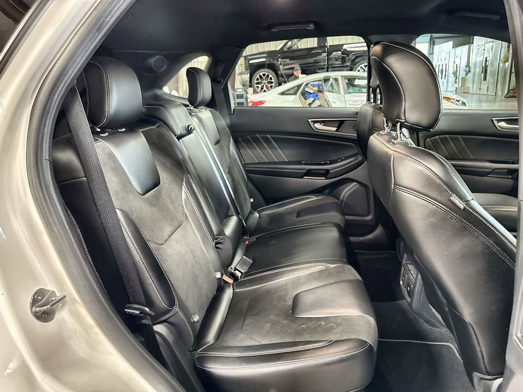 Used 2019 Ford Edge ST w/ Convenience Package image 30