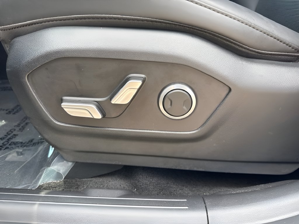 Used 2026 Hyundai Santa Fe SEL FWD image 73