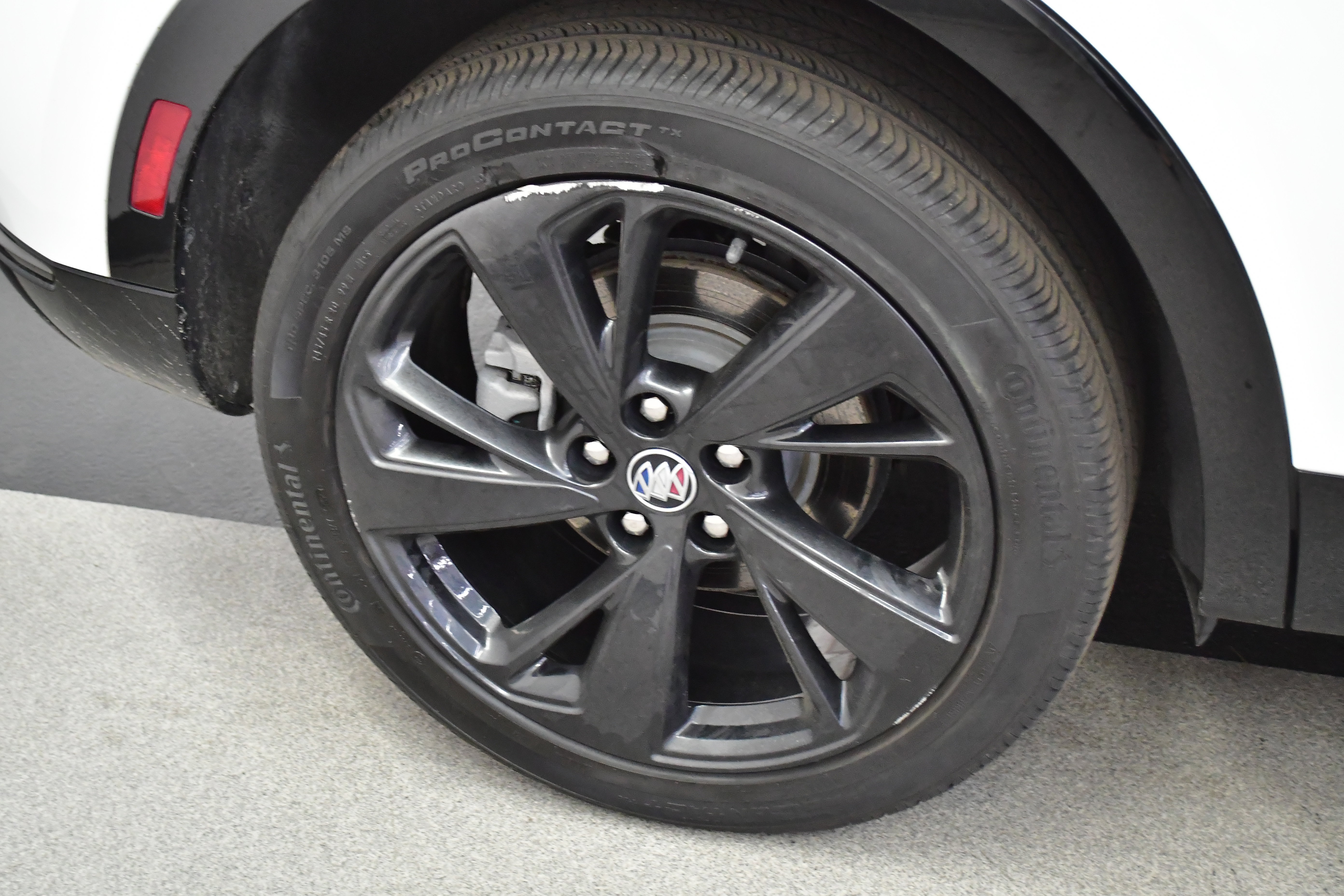 Used 2023 Buick Envision Essence w/ Sport Touring Package image 43