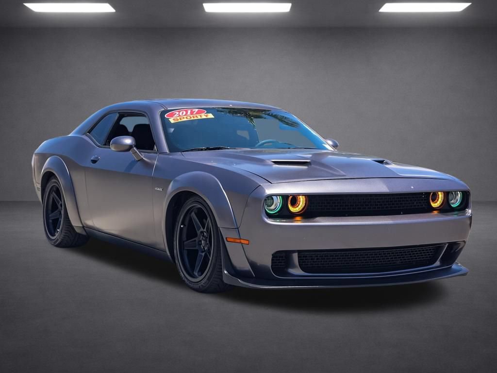 Used 2017 Dodge Challenger R/T RWD image 29
