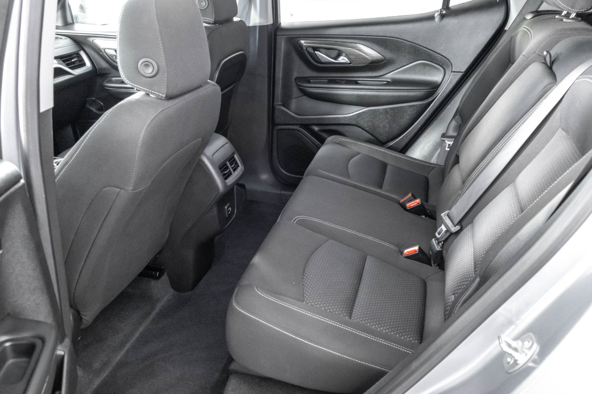 Used 2024 GMC Terrain SLE AWD/4WD image 34