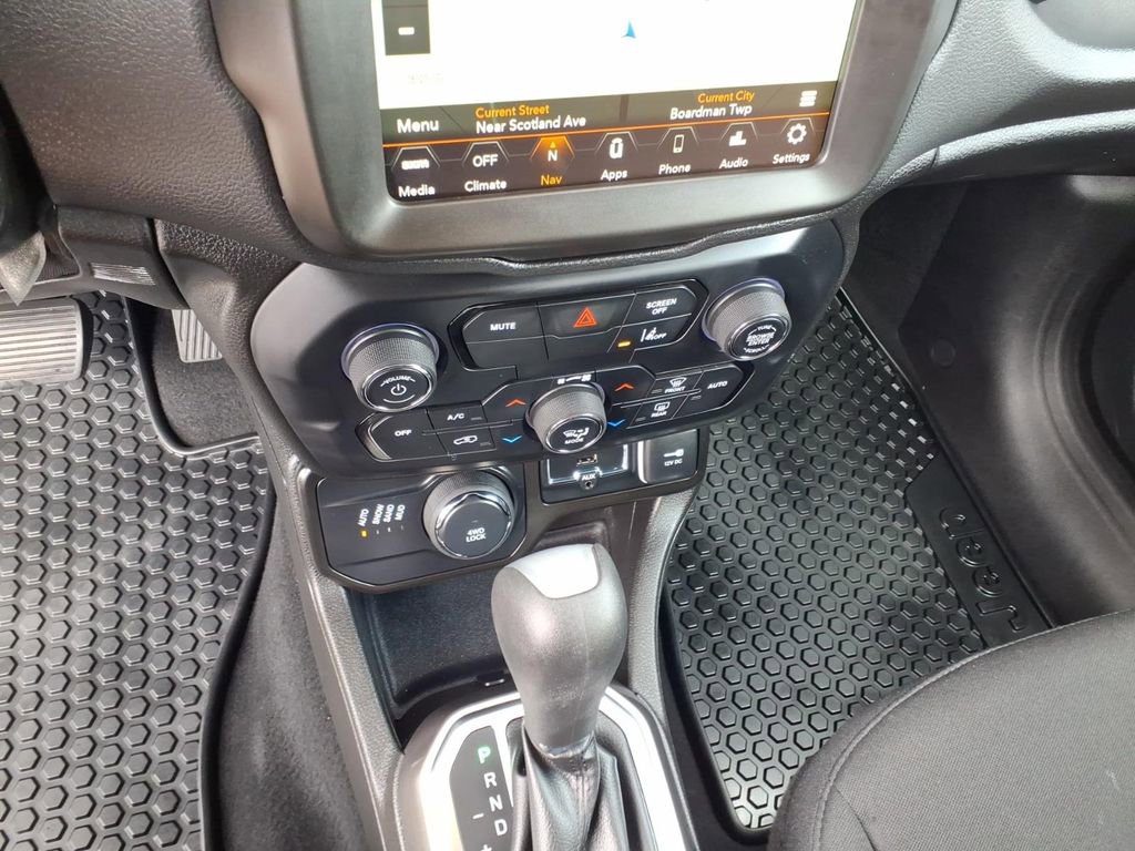 Used 2022 Jeep Renegade Latitude AWD/4WD image 24