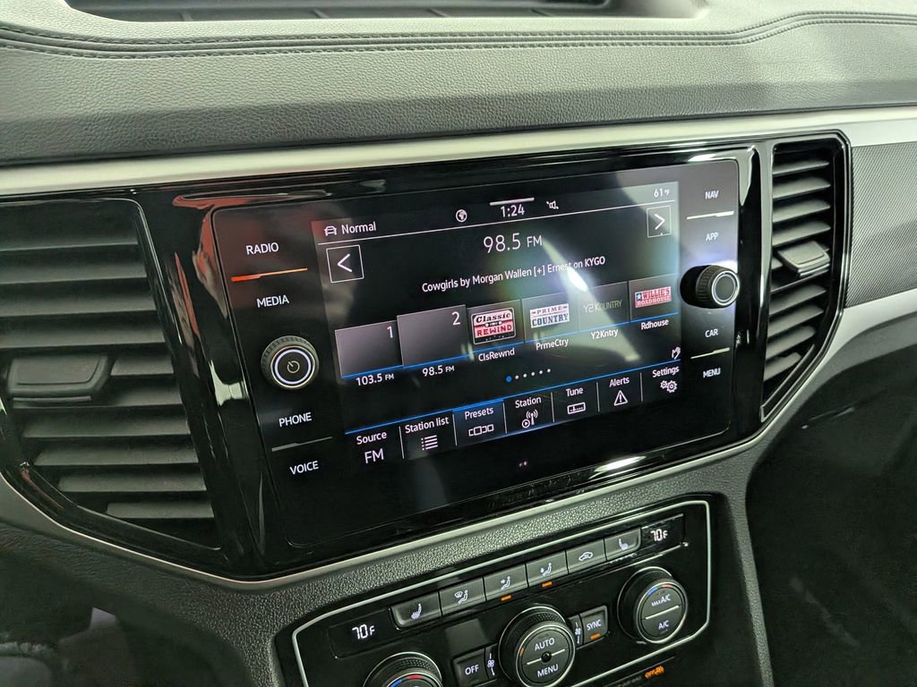 Used 2022 Volkswagen Atlas Cross Sport SEL R-Line image 25