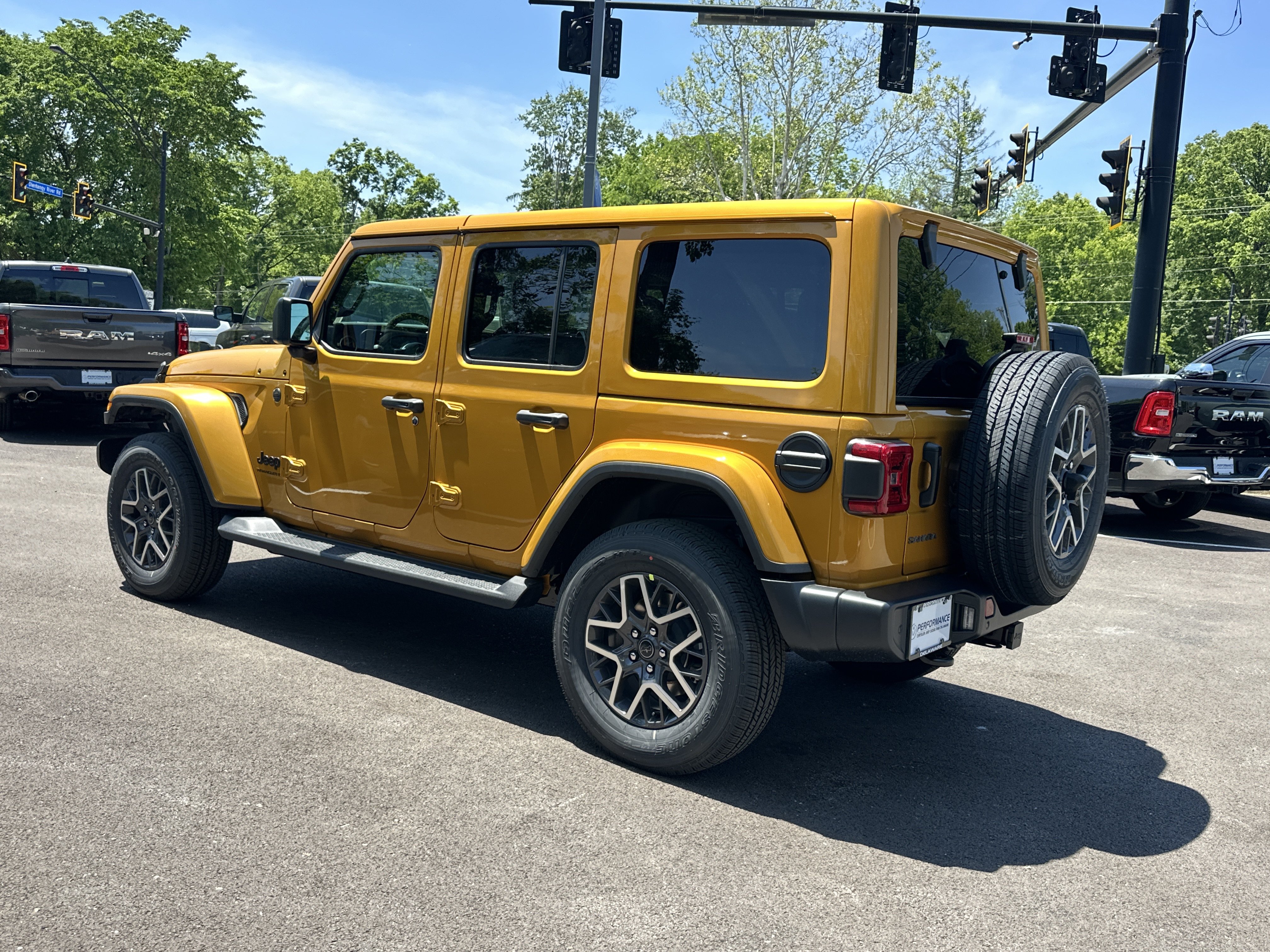 New 2026 Jeep Wrangler Unlimited Sahara w/ Safety Group AWD/4WD image 24
