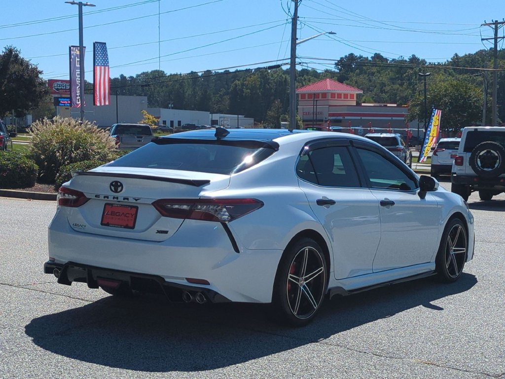 Used 2021 Toyota Camry XSE FWD image 3