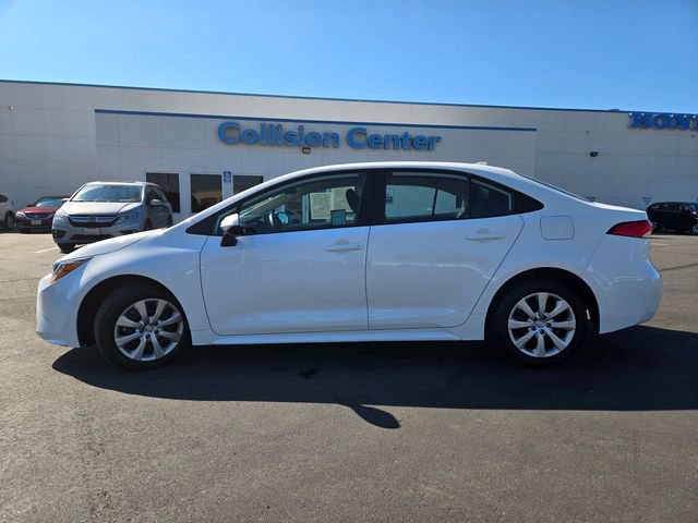 Used 2025 Toyota Corolla LE FWD image 7