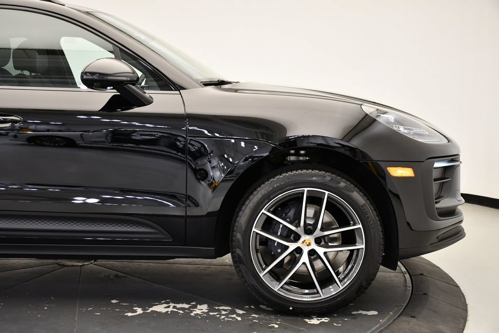 Certified 2026 Porsche Macan AWD/4WD image 14