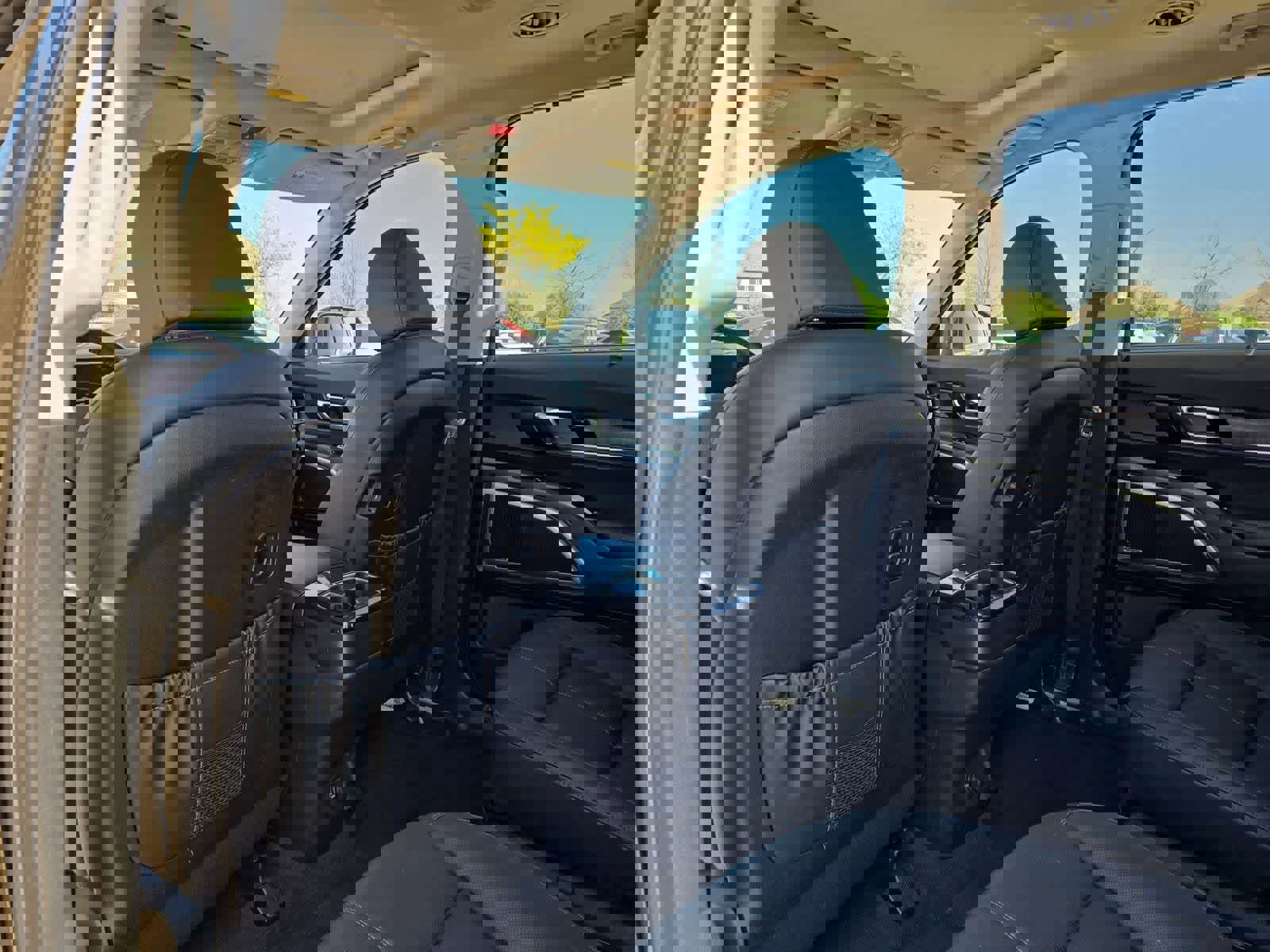 Used 2023 Kia Telluride EX w/ EX Captain's Chair Package image 16