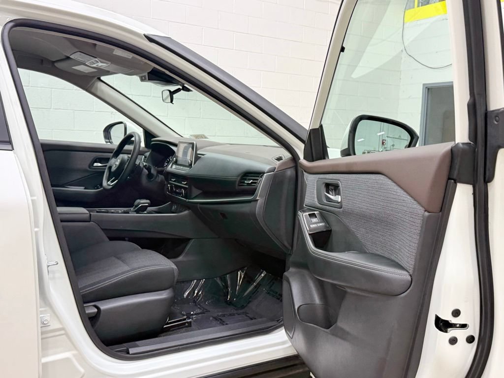 Used 2023 Nissan Rogue SV AWD/4WD image 40