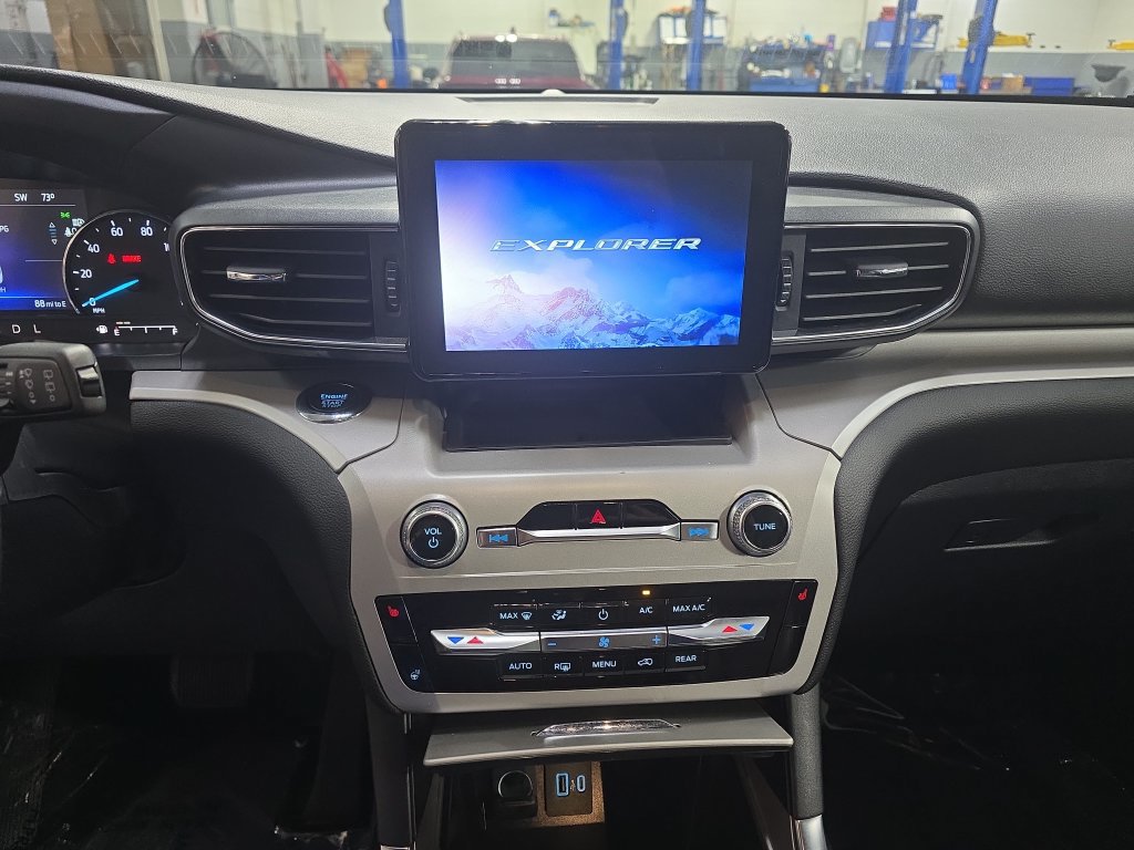 Used 2023 Ford Explorer XLT w/ Equipment Group 202A AWD/4WD image 22