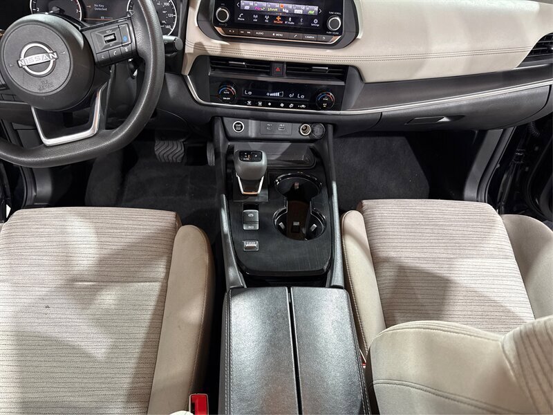 Used 2023 Nissan Rogue SV image 67