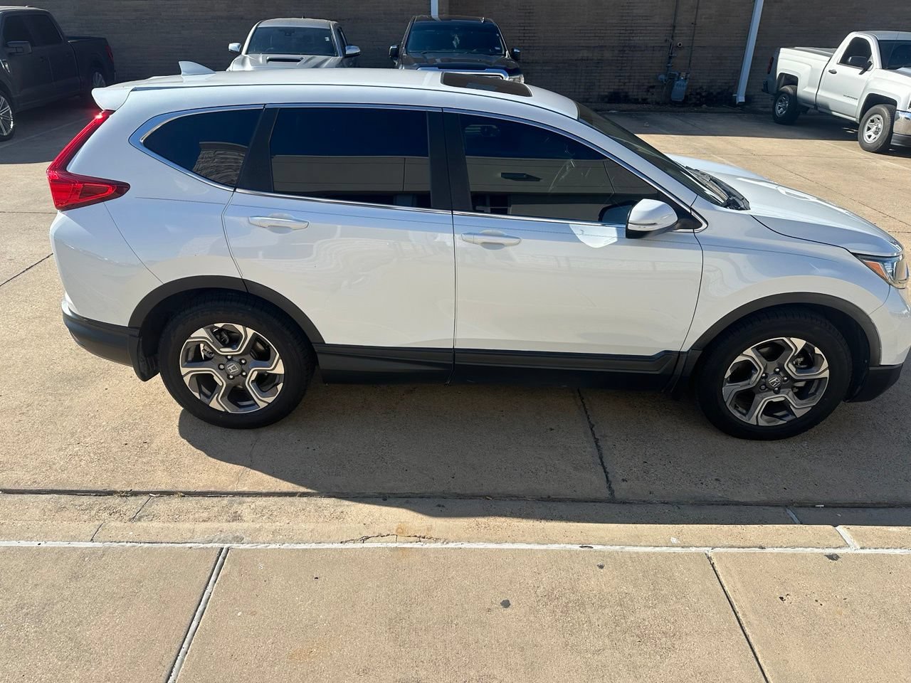 Used 2019 Honda CR-V EX image 1