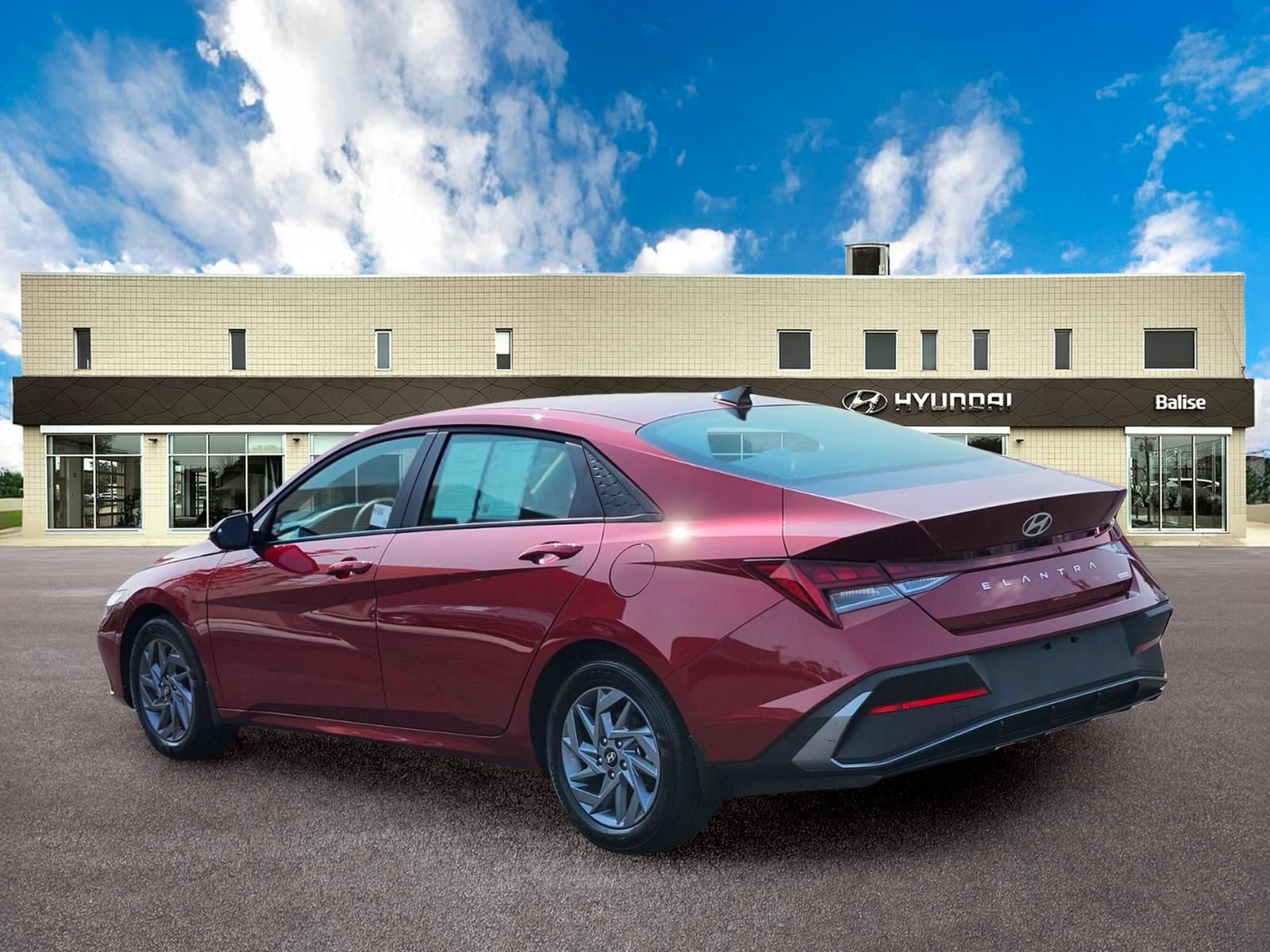 Certified 2026 Hyundai Elantra Hybrid FWD image 5