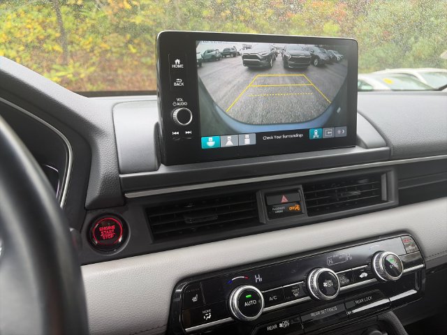 Used 2025 Honda Pilot Touring image 24