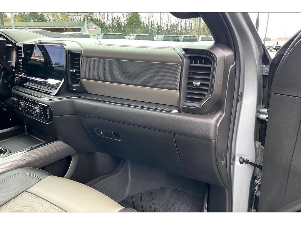 Used 2025 Chevrolet Silverado 2500 ZR2 w/ Technology Package AWD/4WD image 18