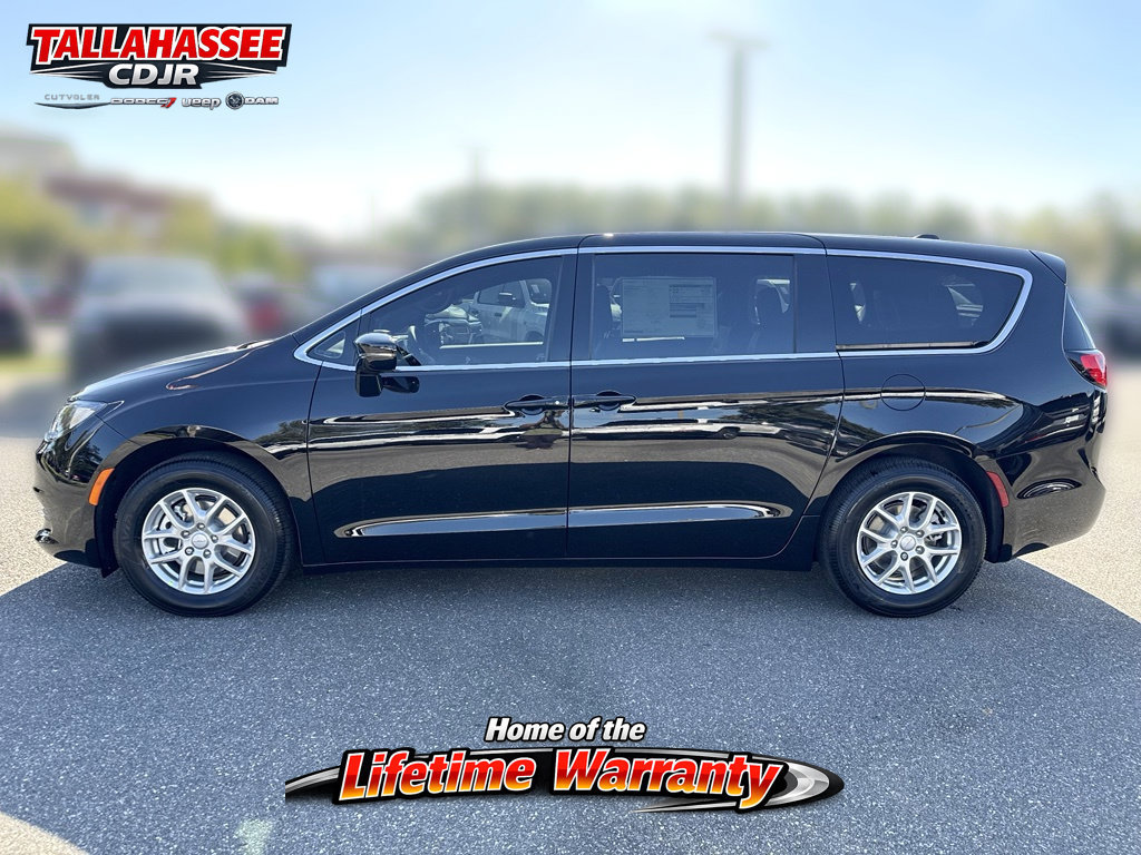 New 2027 Chrysler Pacifica LX FWD image 8