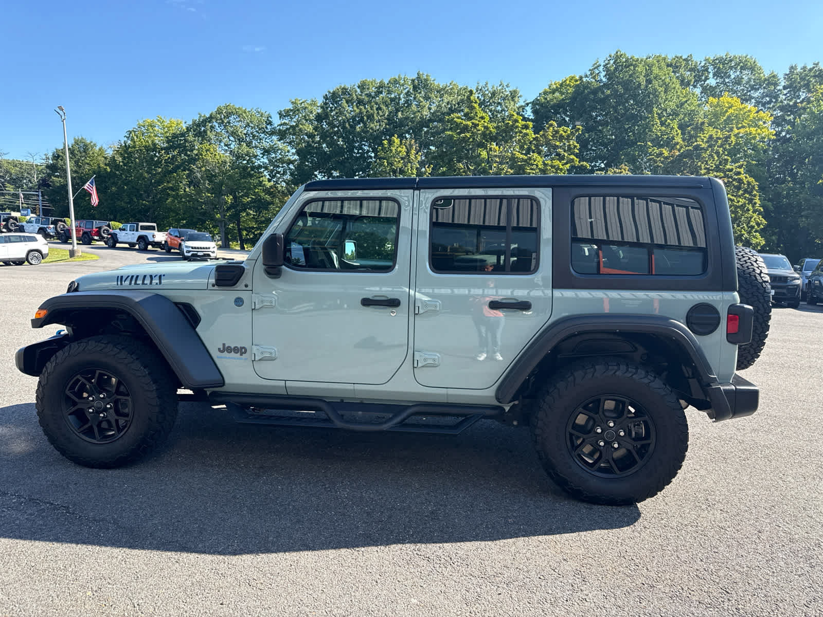 Used 2024 Jeep Wrangler Unlimited AWD/4WD image 8