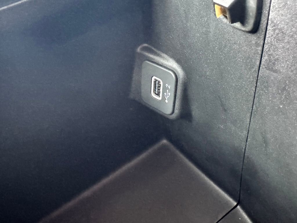 Used 2023 Jeep Wrangler Unlimited Sahara AWD/4WD image 25