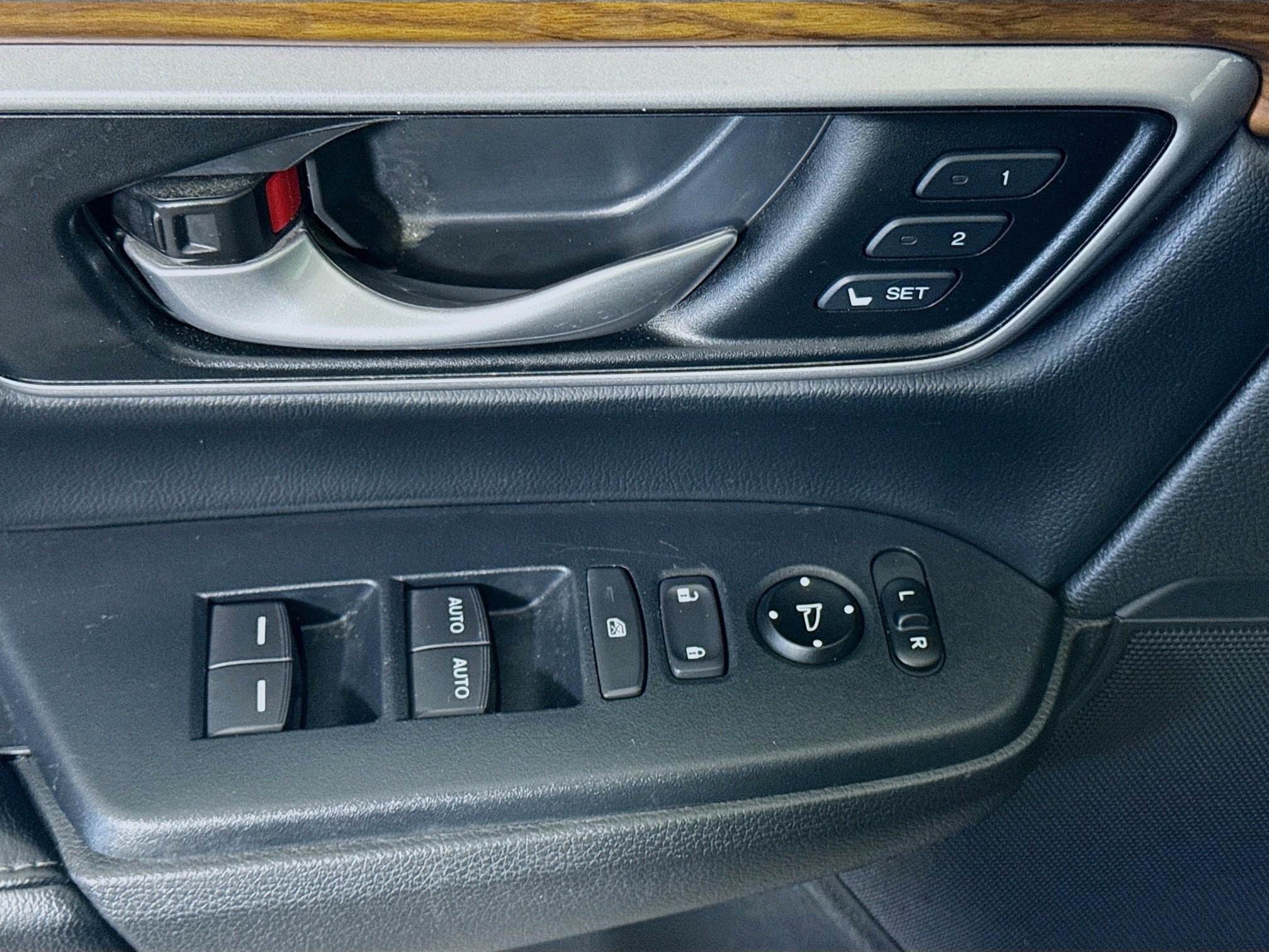 Used 2018 Honda CR-V EX-L image 24