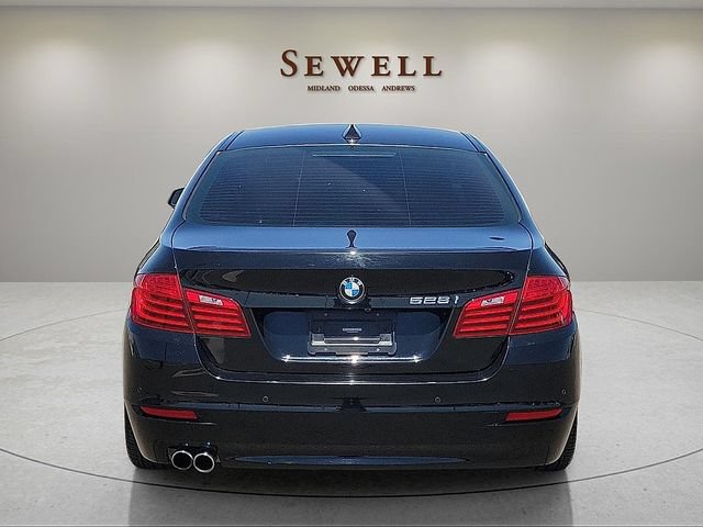 Used 2016 BMW 528i Sedan RWD image 4