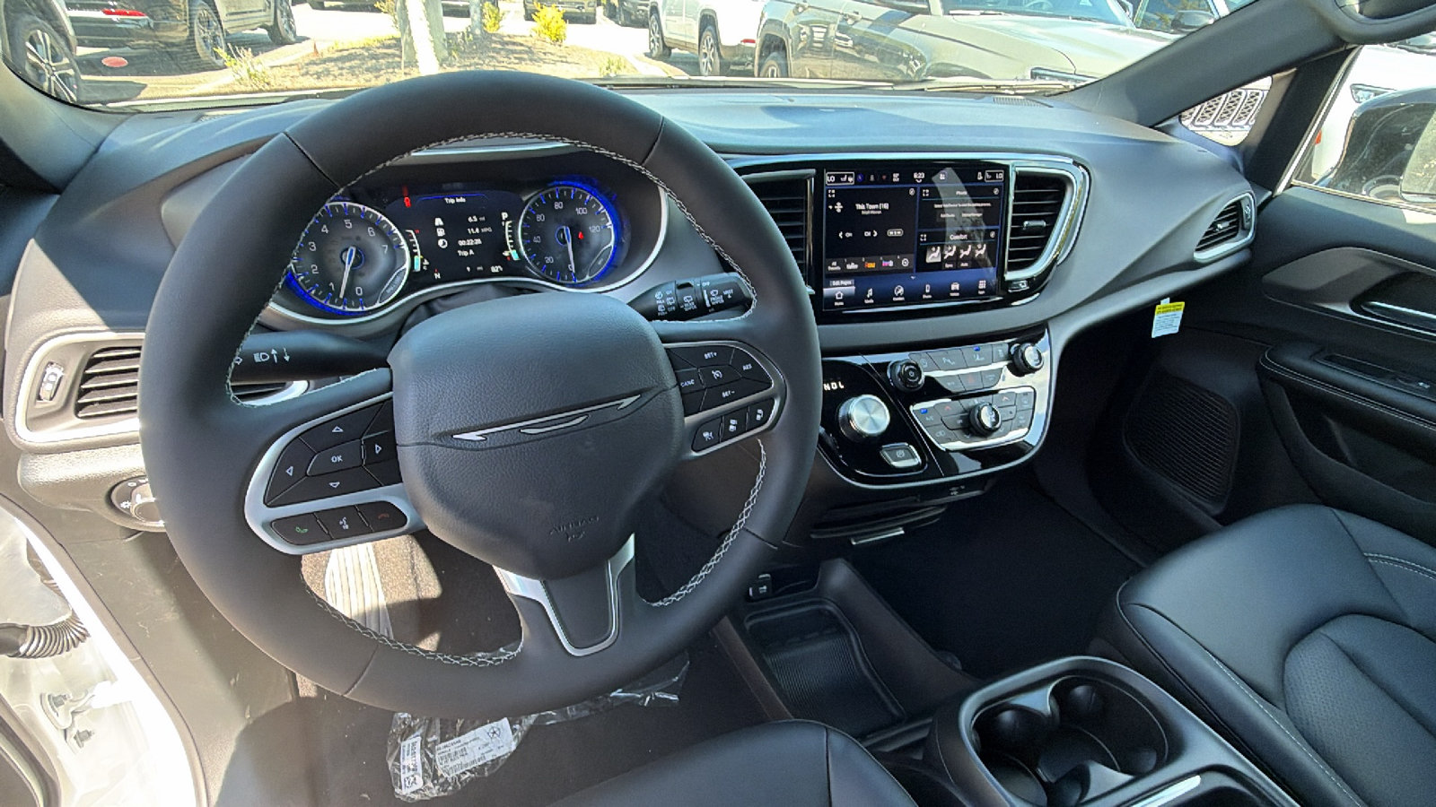 New 2027 Chrysler Pacifica LX FWD image 22