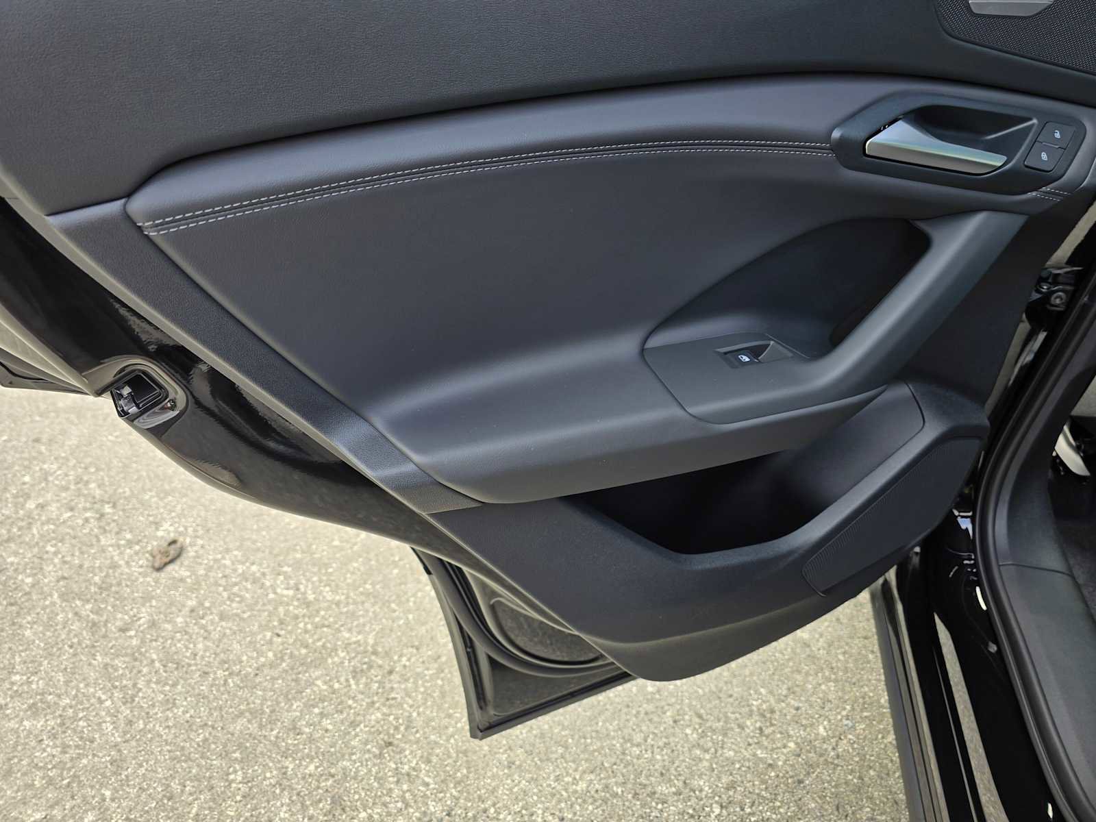 New 2025 Audi Q6 e-tron Premium Plus image 20