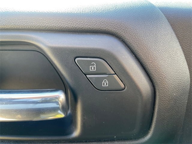 Used 2019 Chevrolet Silverado 1500 Custom w/ Custom Value Package image 18