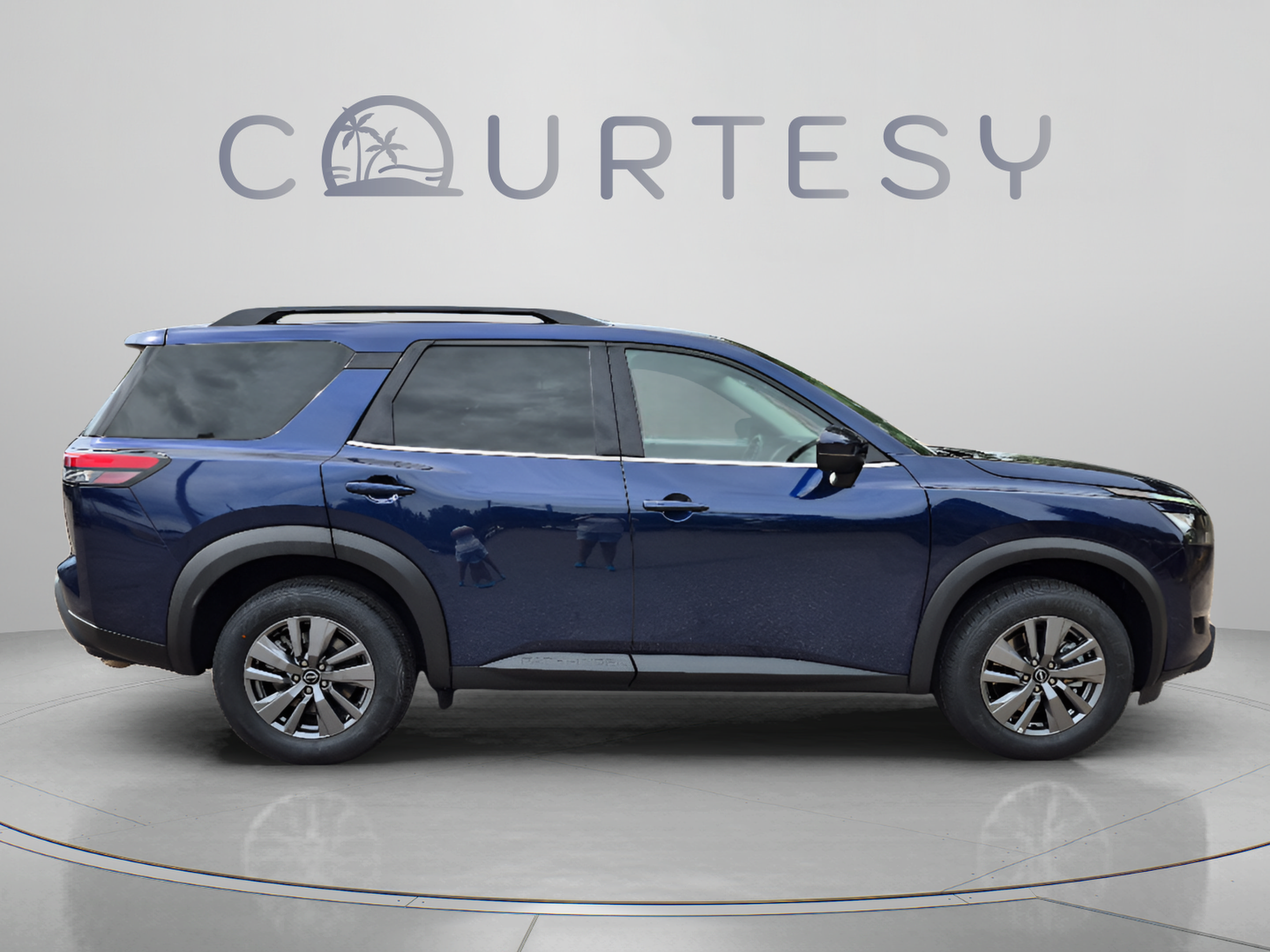 Certified 2025 Nissan Pathfinder SV FWD image 8