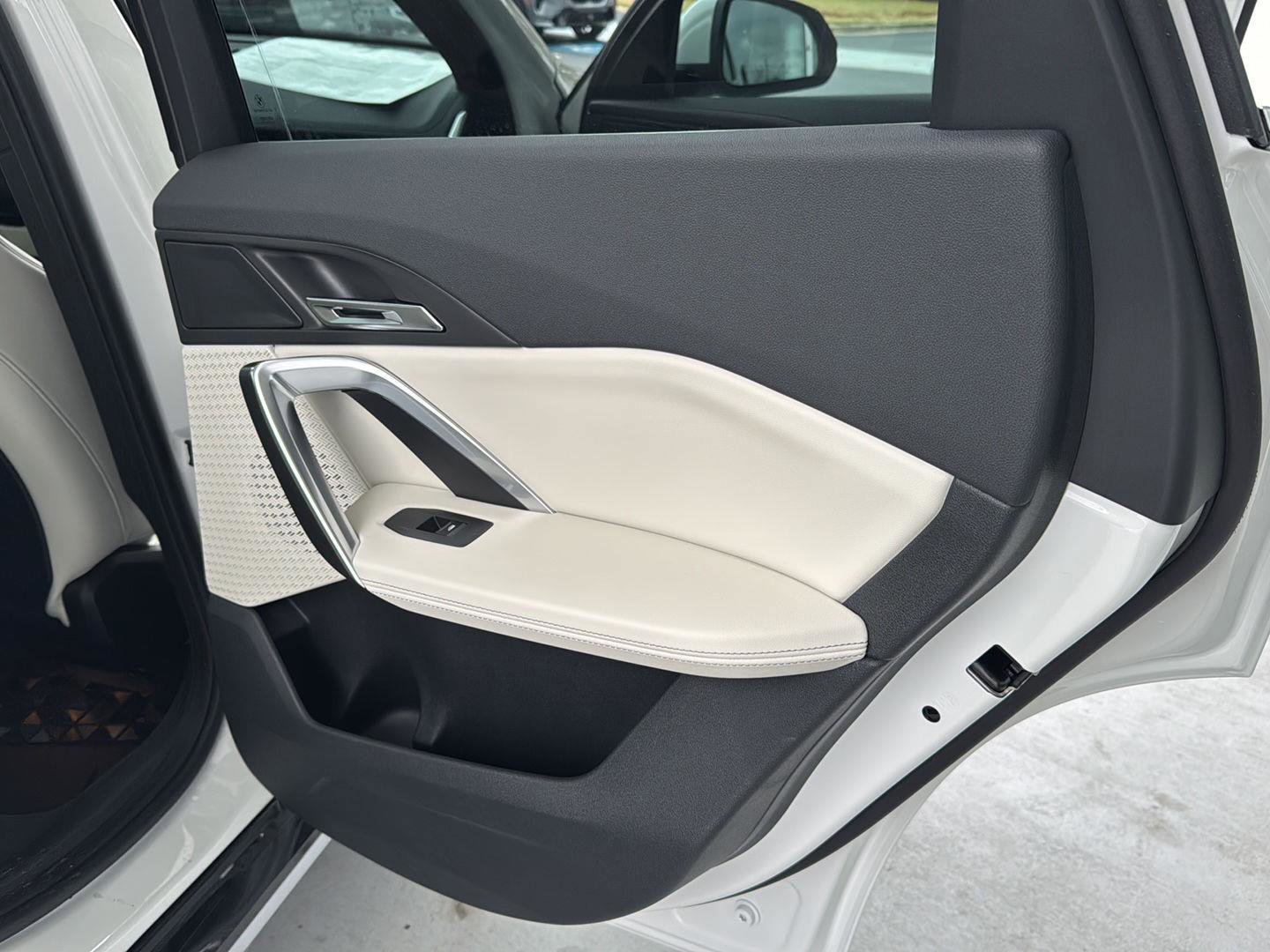 New 2026 BMW X1 xDrive28i w/ Convenience Package image 13