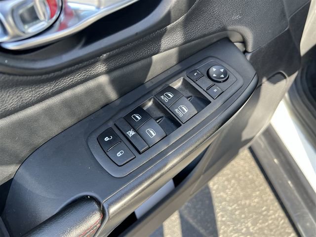 Used 2022 Jeep Cherokee Trailhawk w/ Comfort/Convenience Group AWD/4WD image 19