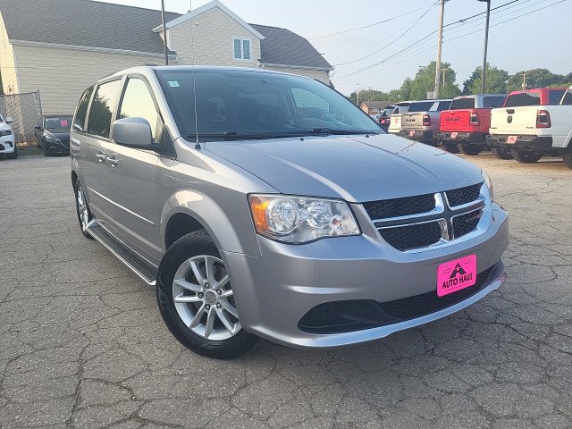 Used 2014 Dodge Grand Caravan SXT FWD image 3