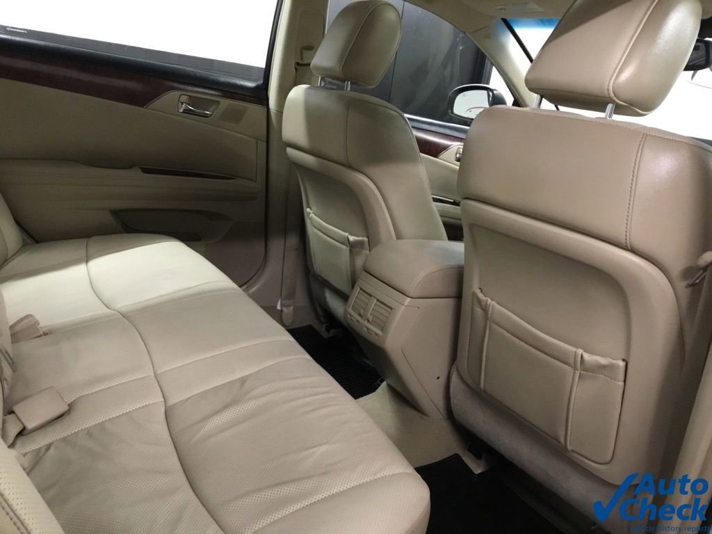 Used 2011 Toyota Avalon Limited FWD image 31