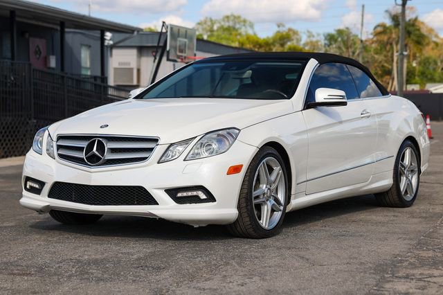 Used 2011 Mercedes-Benz E 550 Cabriolet w/ Premium 2 Pkg image 4