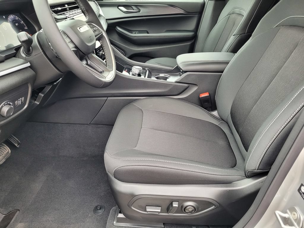 New 2026 Jeep Grand Cherokee Laredo X AWD/4WD image 6