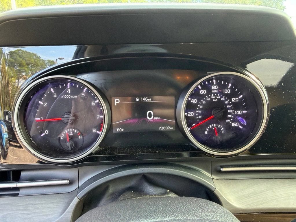 Certified 2023 Kia Carnival EX FWD image 11