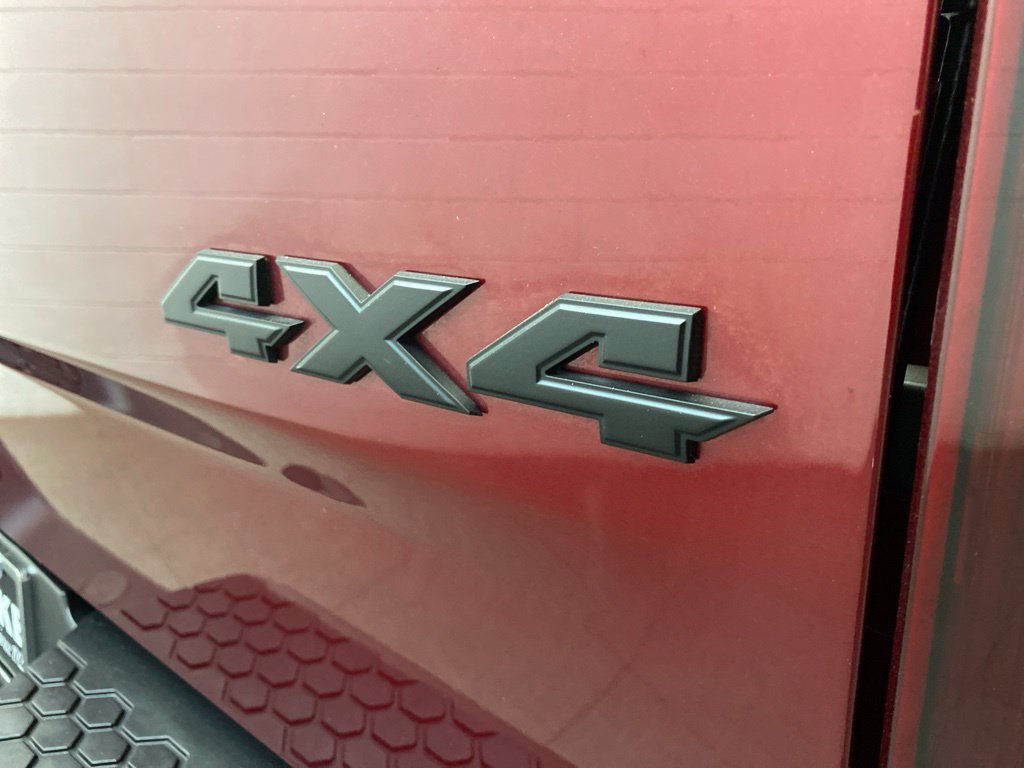 Used 2020 RAM 1500 Classic SLT AWD/4WD image 13