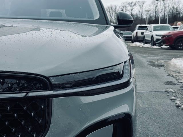 Used 2026 Lincoln Nautilus Reserve w/ Jet Appearance Package image 3