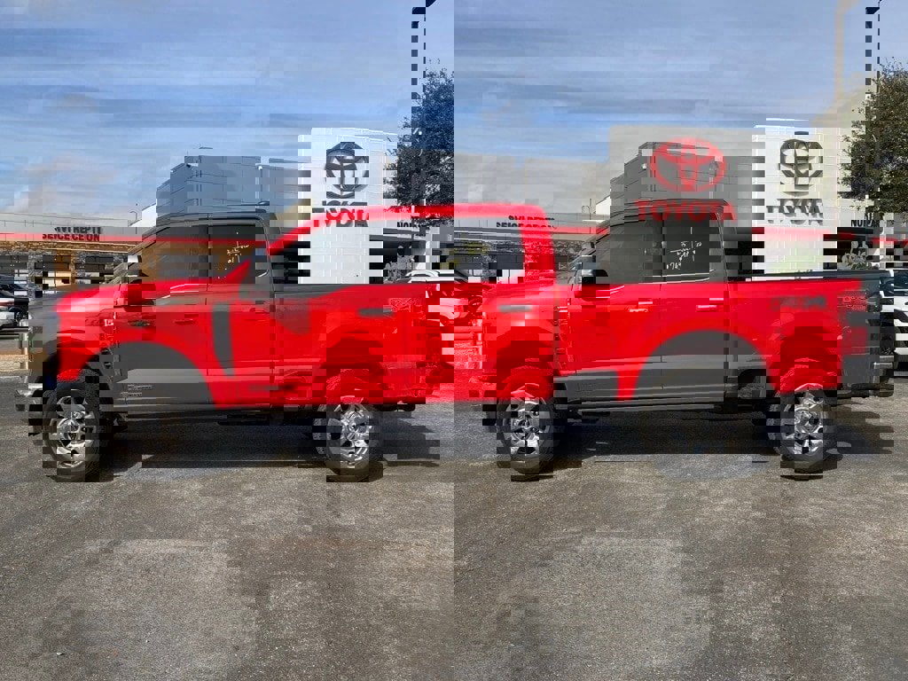 Used 2025 Ford F250 Lariat w/ Chrome Package image 8