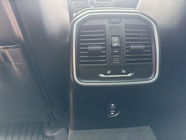 Used 2022 Porsche Macan image 22