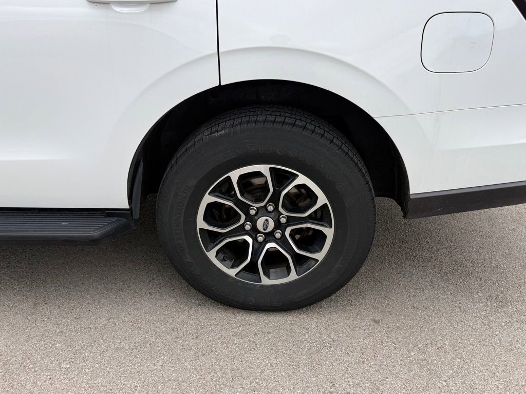 Used 2024 Ford Expedition XLT image 25