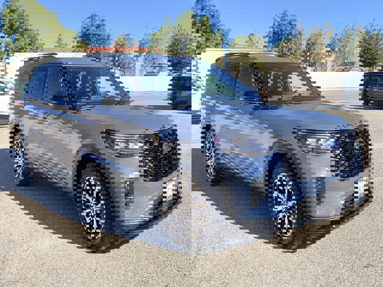 Used 2025 Ford Explorer ST-Line w/ Premium Package image 2