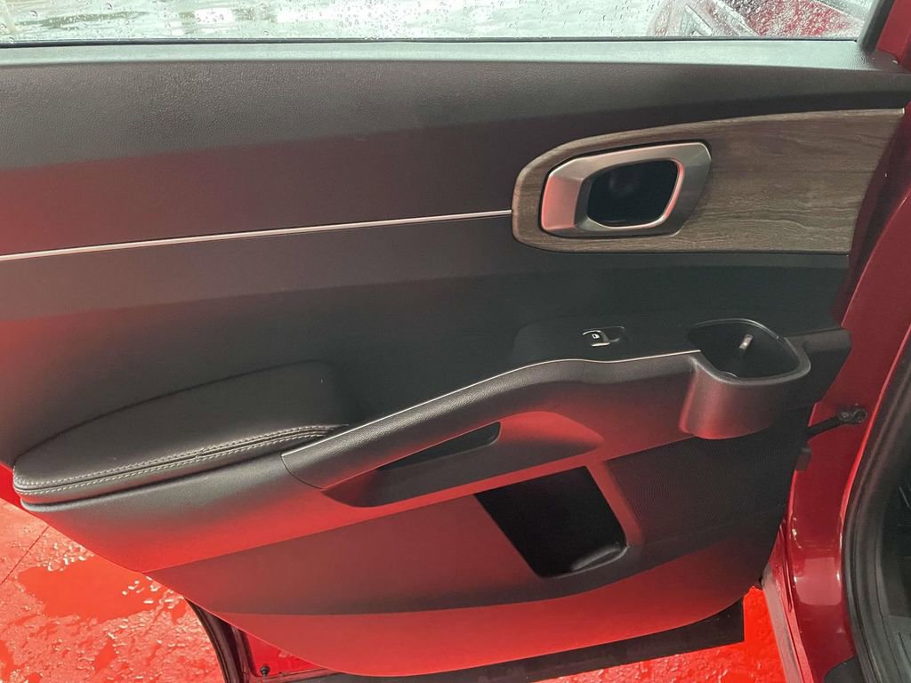 Used 2021 Kia Sorento EX image 18