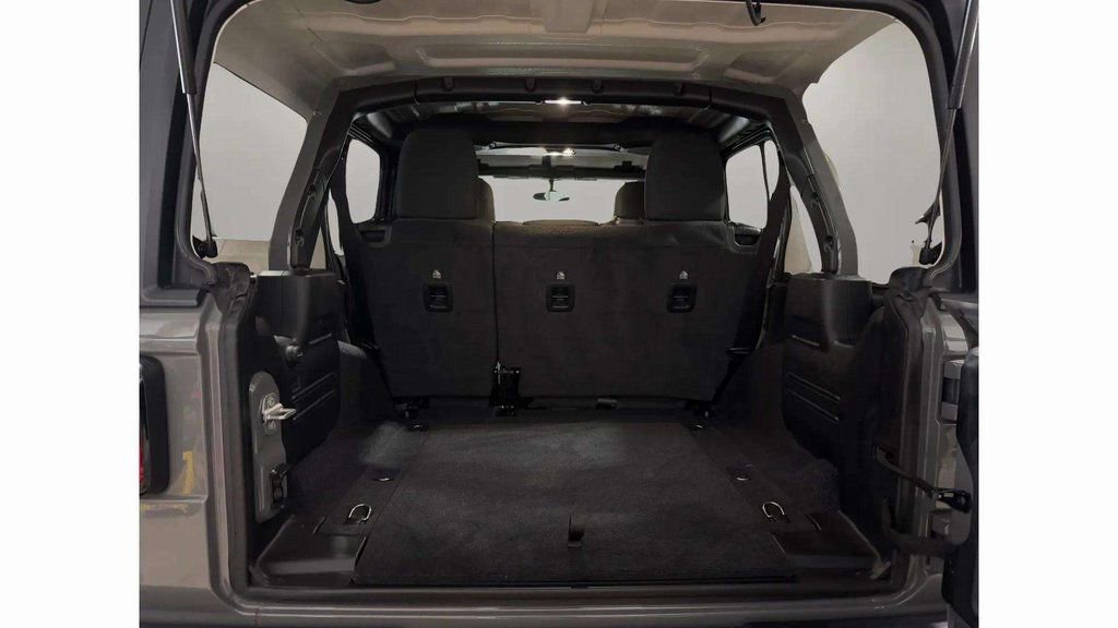 Used 2021 Jeep Wrangler Unlimited Sport image 27