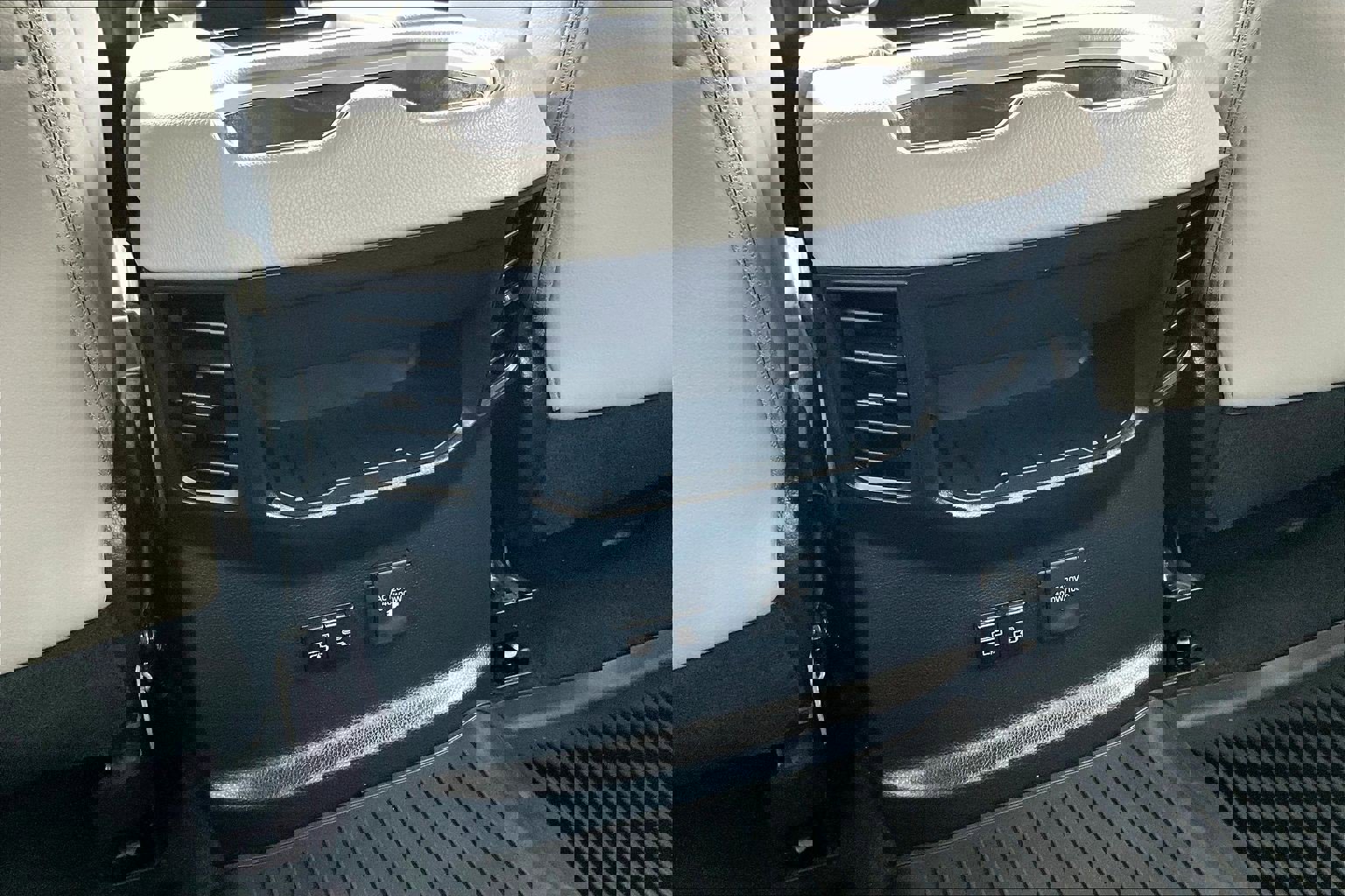 Used 2025 Toyota Tundra Limited image 33