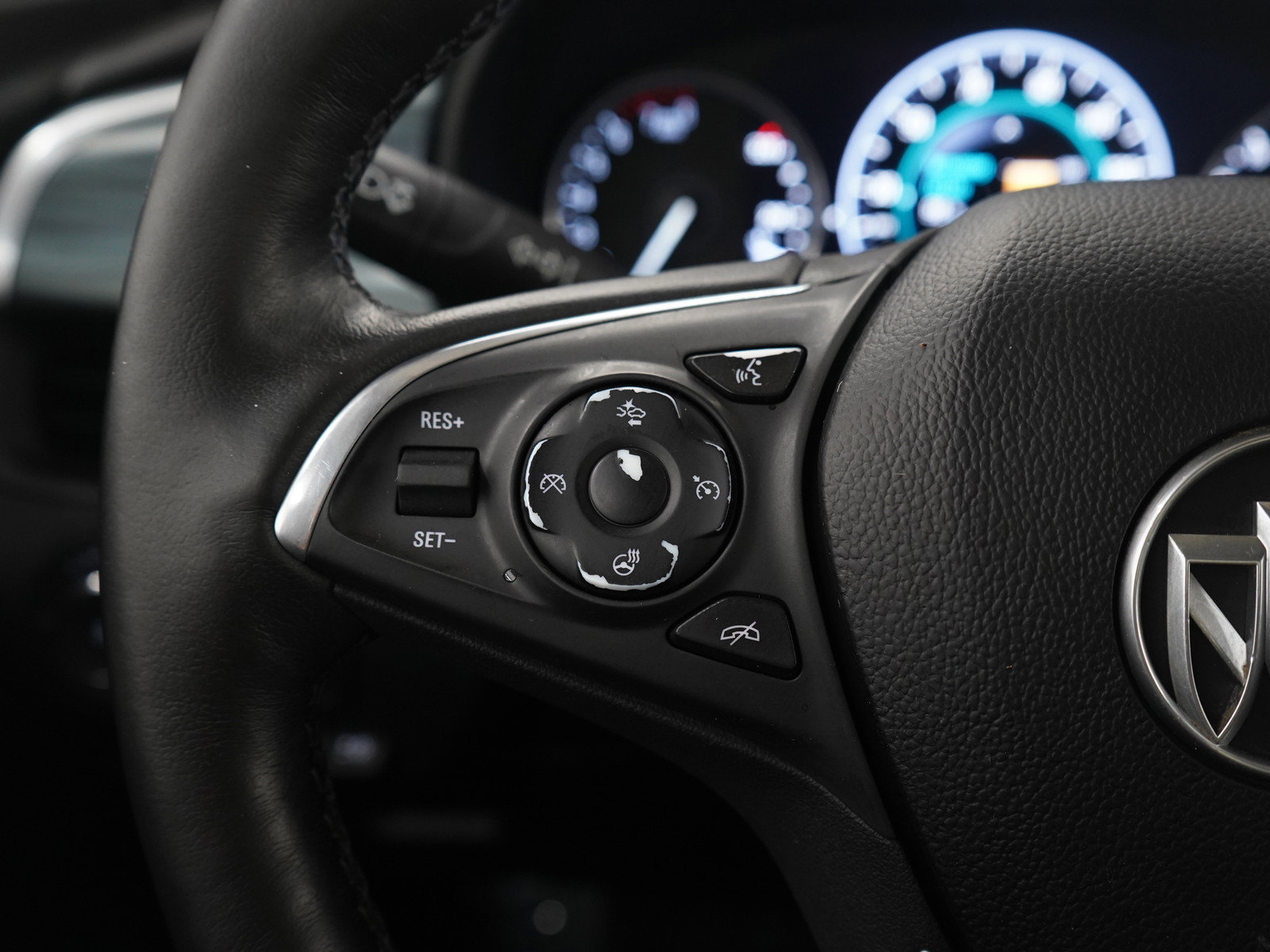 Used 2019 Buick Envision Premium w/ Driver Confidence Package image 28