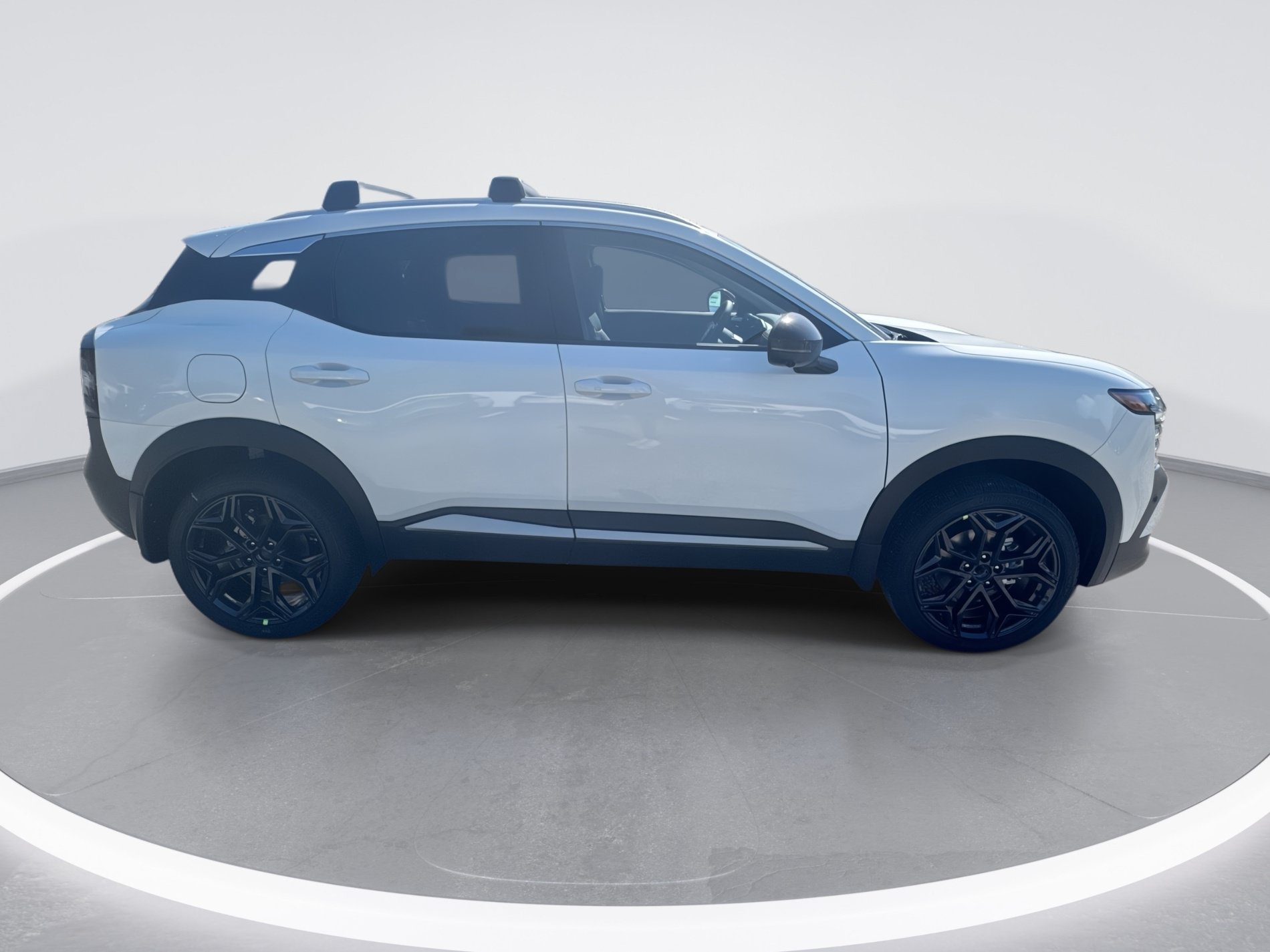 New 2026 Nissan Kicks SR w/ Cold Weather Package FWD image 3