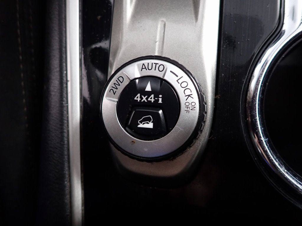 Used 2018 Nissan Pathfinder SV w/ SV All Weather Package image 4