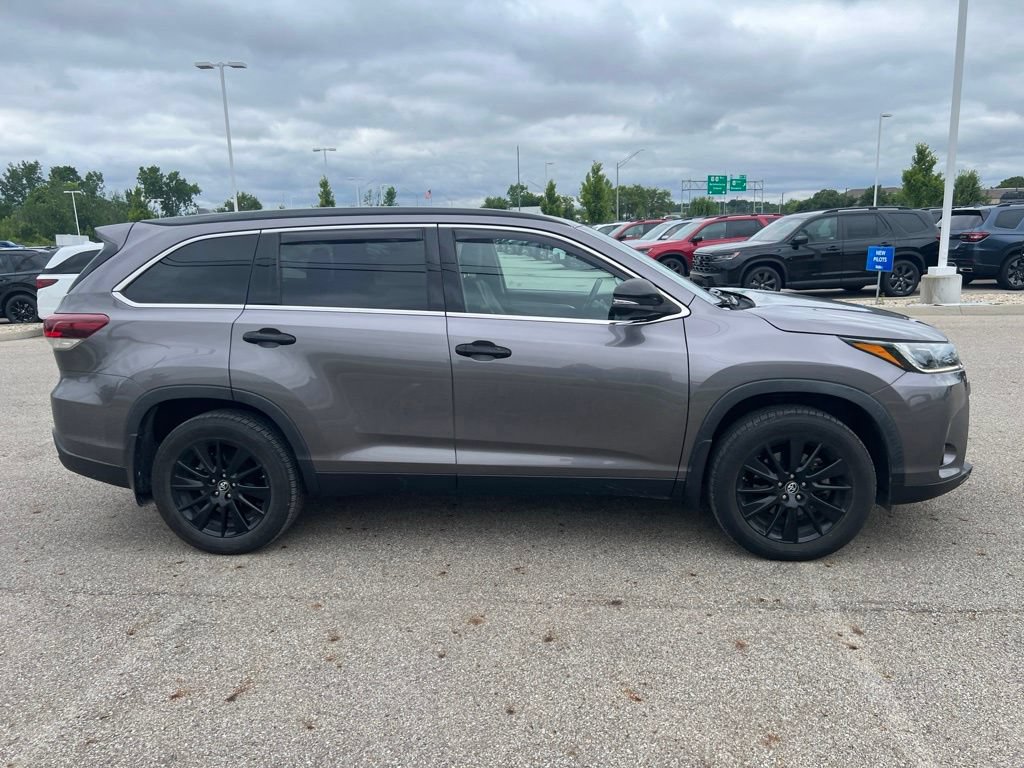 Used 2019 Toyota Highlander SE AWD/4WD image 5